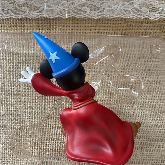 D23 Magic & Mystery Sorcerer's Apprentice Mickey Mouse Figurine - Picture 5 of 7